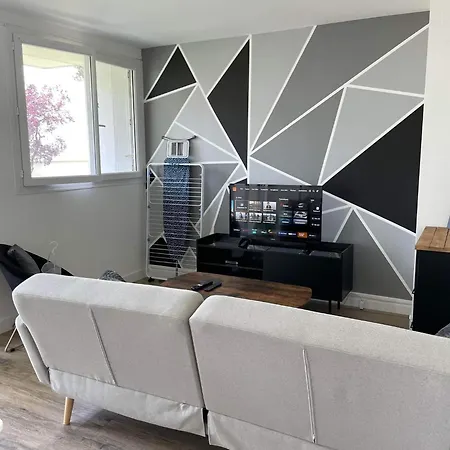 Apartment Standing *