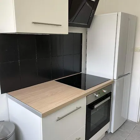 Apartment Standing *