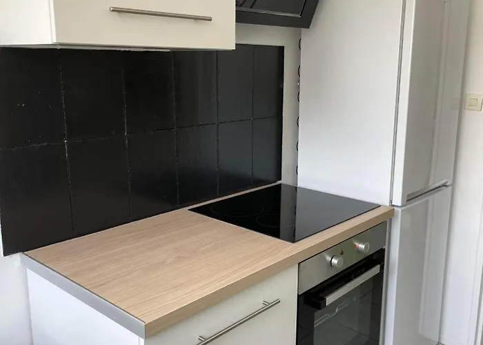 Apartment Standing *